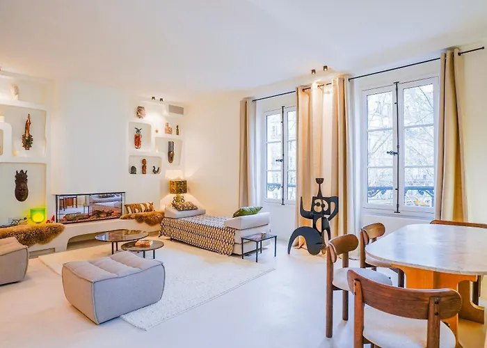 Refined Elegance In Central Paris