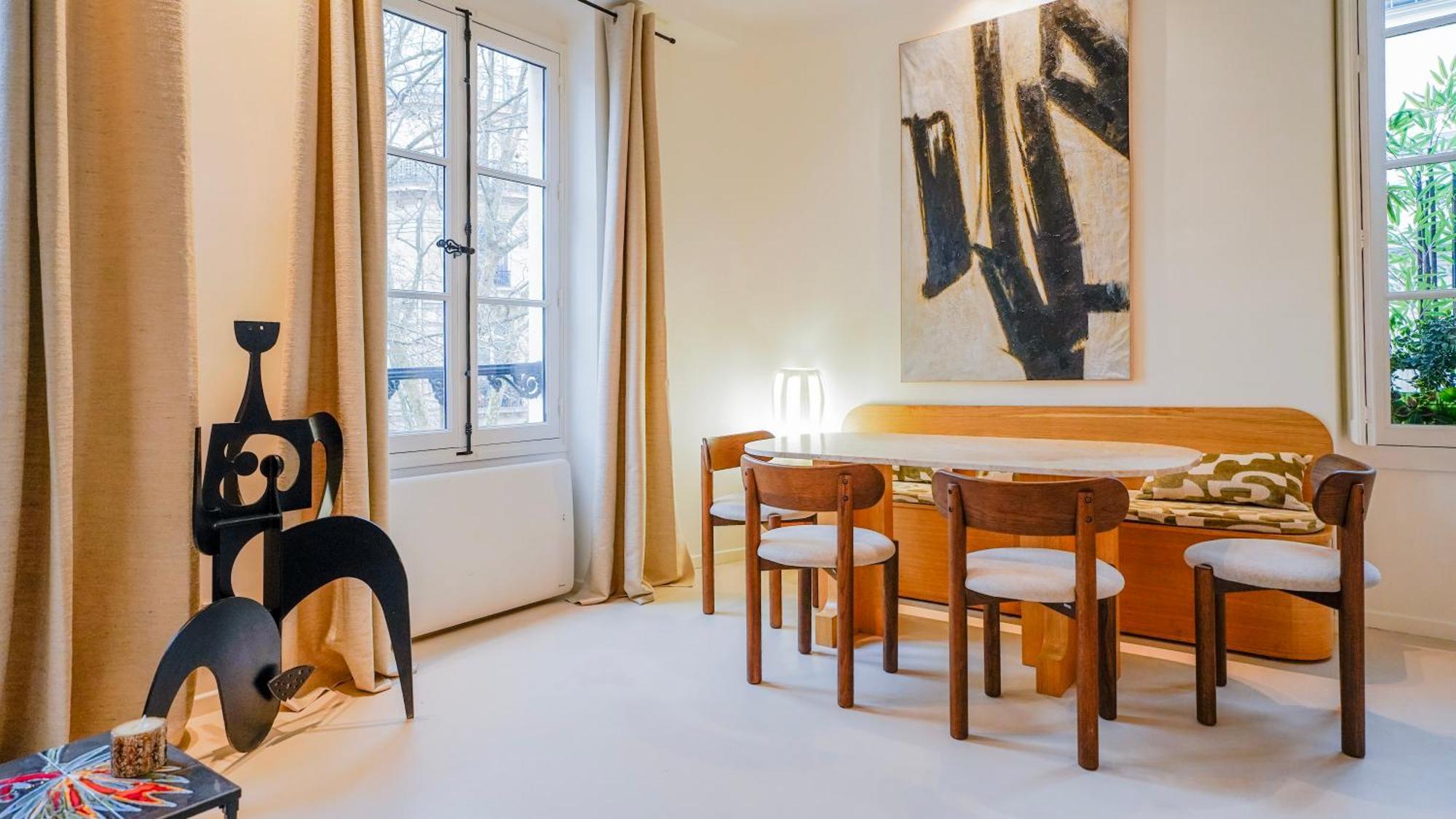 Refined Elegance In Apartment