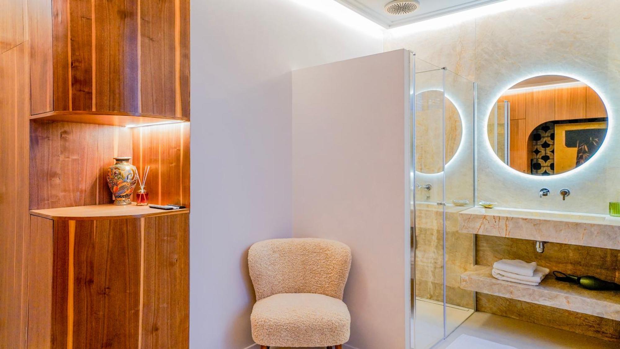 Refined Elegance In Paris